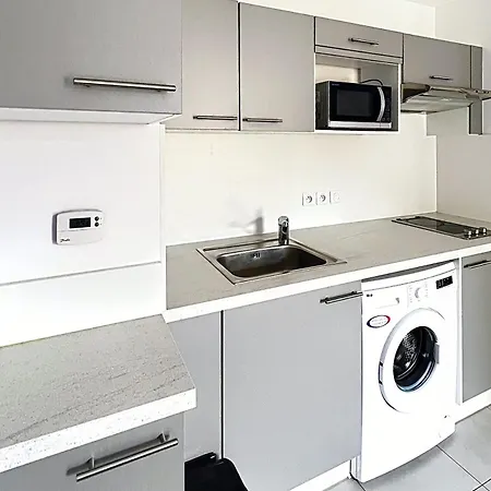 Lejlighed Beautiful Flat With Sunny Balcony In Heart Of Le Port